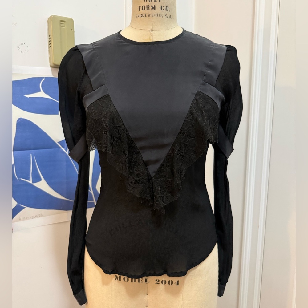 Black Lace-Trimmed Women's Long-Sleeve Top